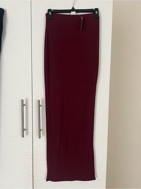 Windsor Ribbed Midi Skirt - Wine